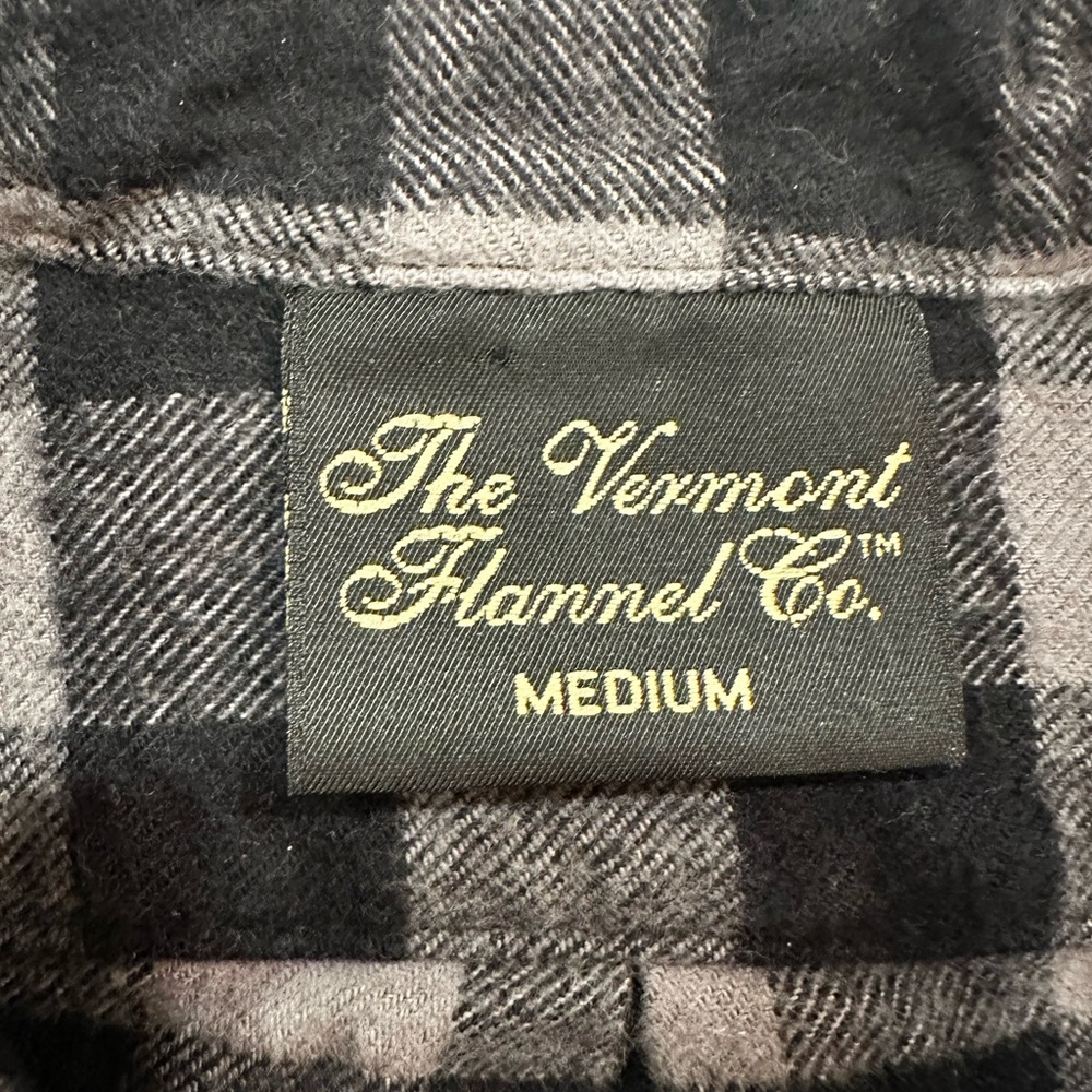 Vermont Flannel Co. Black and Gray Plaid Men's Casual Button Down Shirt - Picture 5 of 7